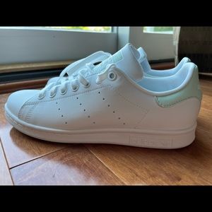NWOB Stan Smith Classic Adidas shoe